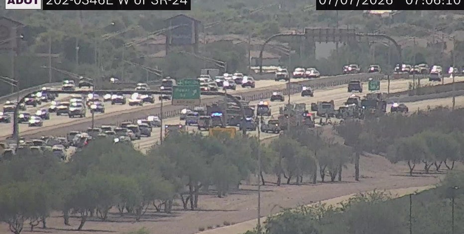 Pregnant woman killed in Loop 202 multi-car crash
