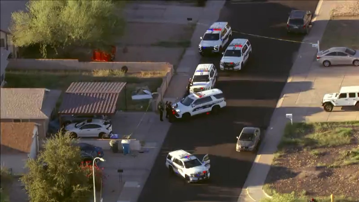 Phoenix shooting leaves 1 dead, sends another to the hospital: PD