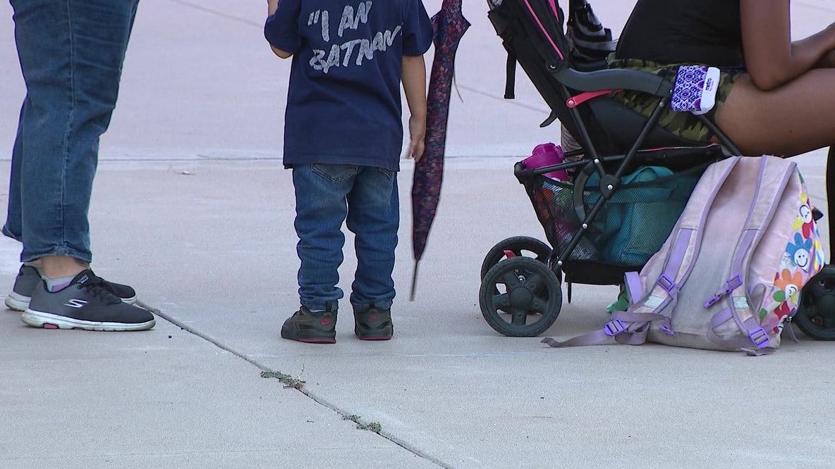 Hundreds of Phoenix families stuck on shelter waitlists amid lingering summer heat