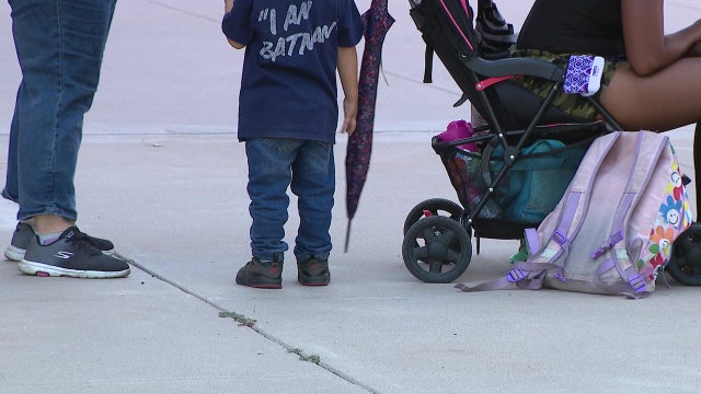 Hundreds of Phoenix families stuck on shelter waitlists amid lingering summer heat