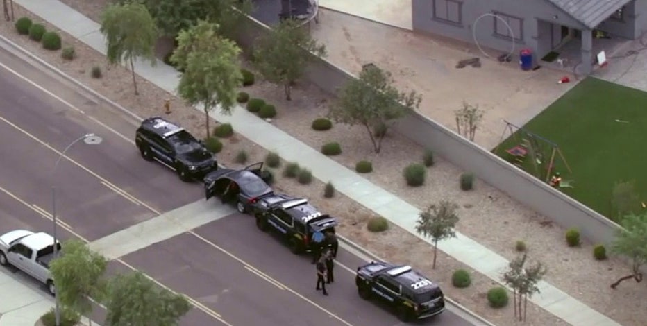 Man found dead inside car in Avondale neighborhood