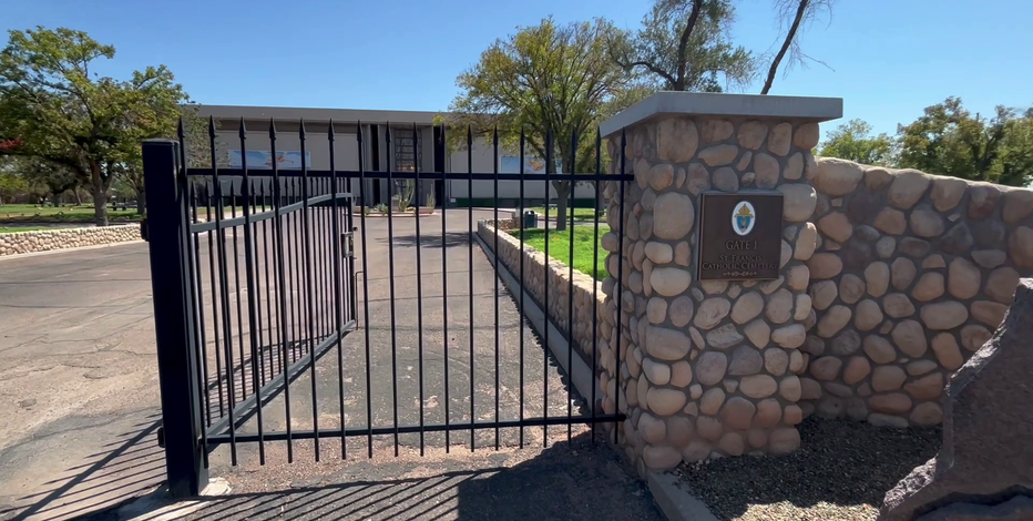 Phoenix Police search for suspects in church and cemetery metal thefts