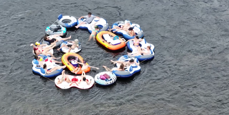 Labor Day crowds float the Salt River to beat triple-digit Arizona heat