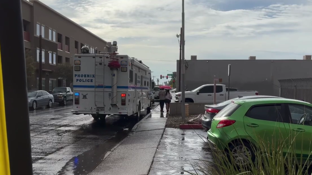 Phoenix police respond to critical incident near Central Avenue
