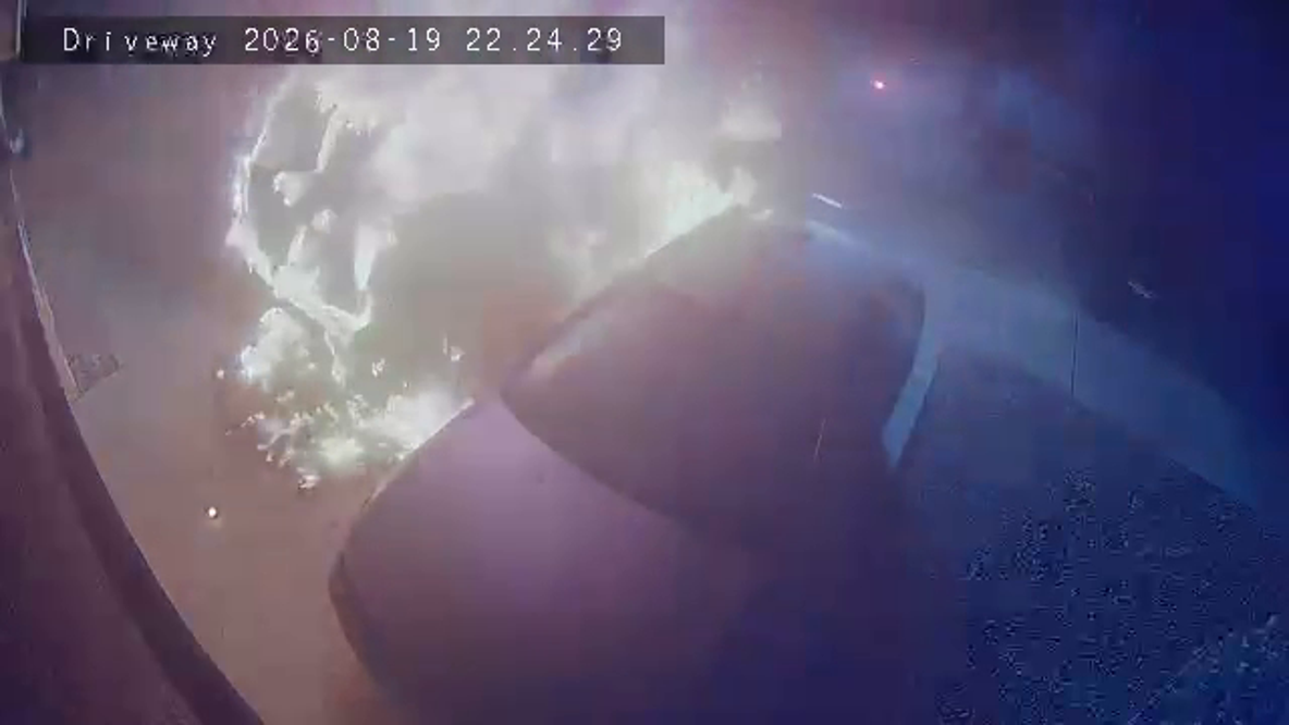 Buckeye Police search for suspects in driveway arson caught on camera
