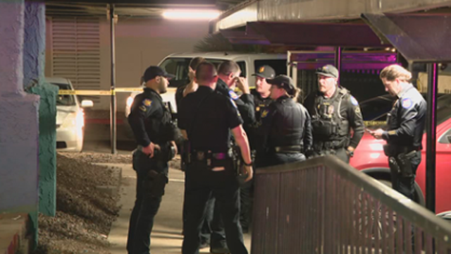 Woman hospitalized, man in custody after Phoenix apartment shooting