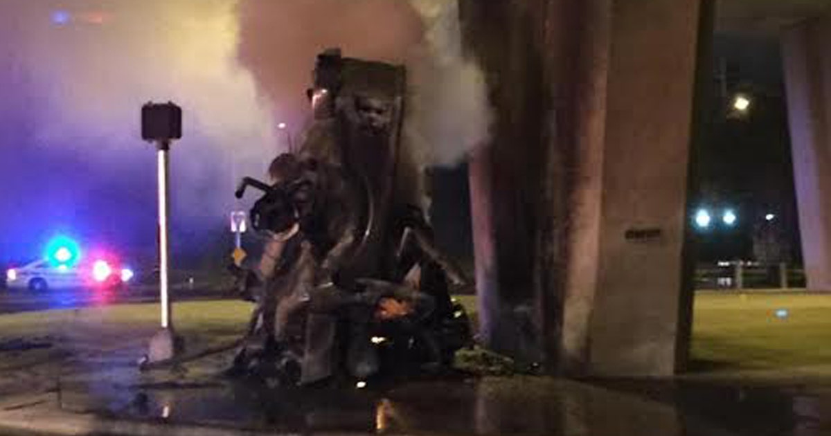 1 dead after car strikes U.S. 19 support pillar | FOX 13 Tampa Bay