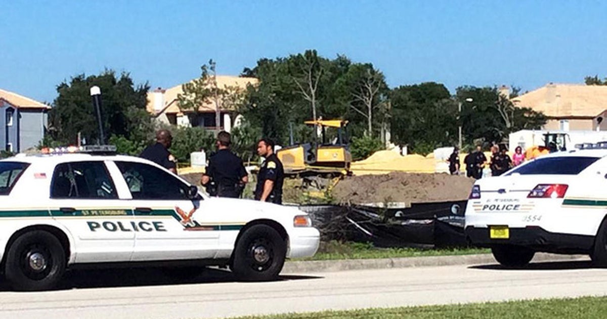 Worker killed in bulldozer accident | FOX 13 Tampa Bay
