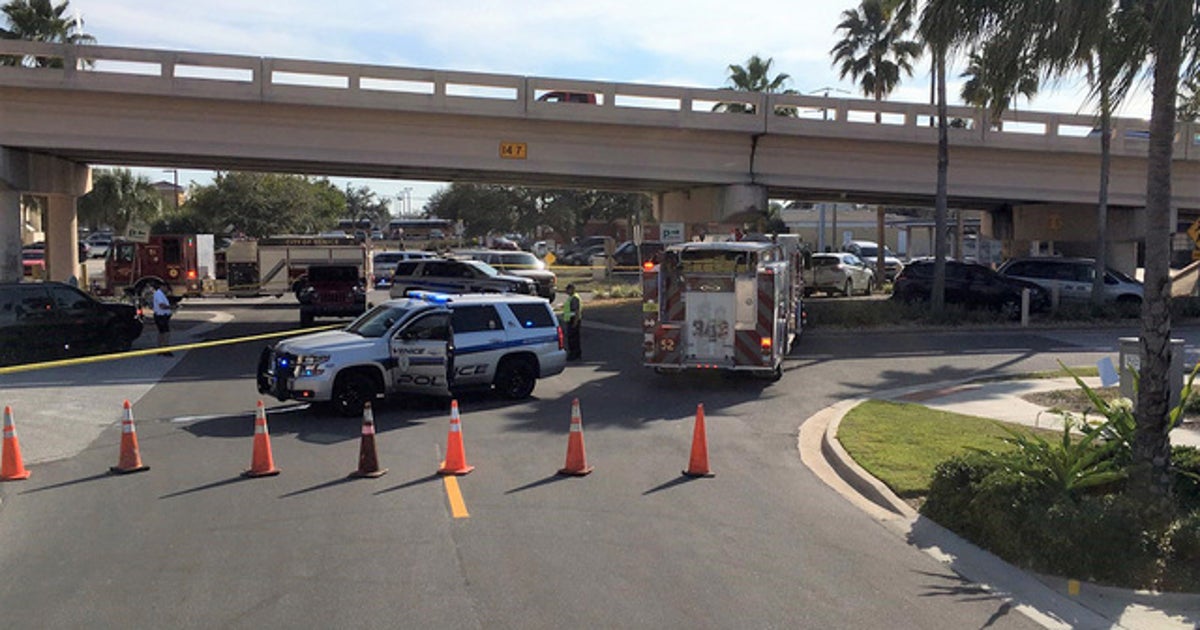 Bicyclist killed in Venice crash | FOX 13 Tampa Bay