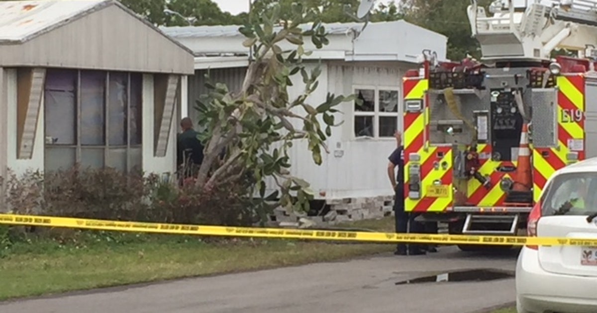 Man dies in St. Petersburg mobile home fire | FOX 13 Tampa Bay