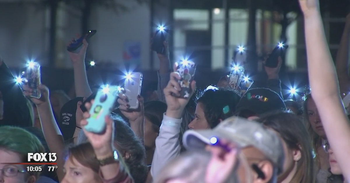Hundreds gather to honor Parkland shooting victims | FOX 13 Tampa Bay
