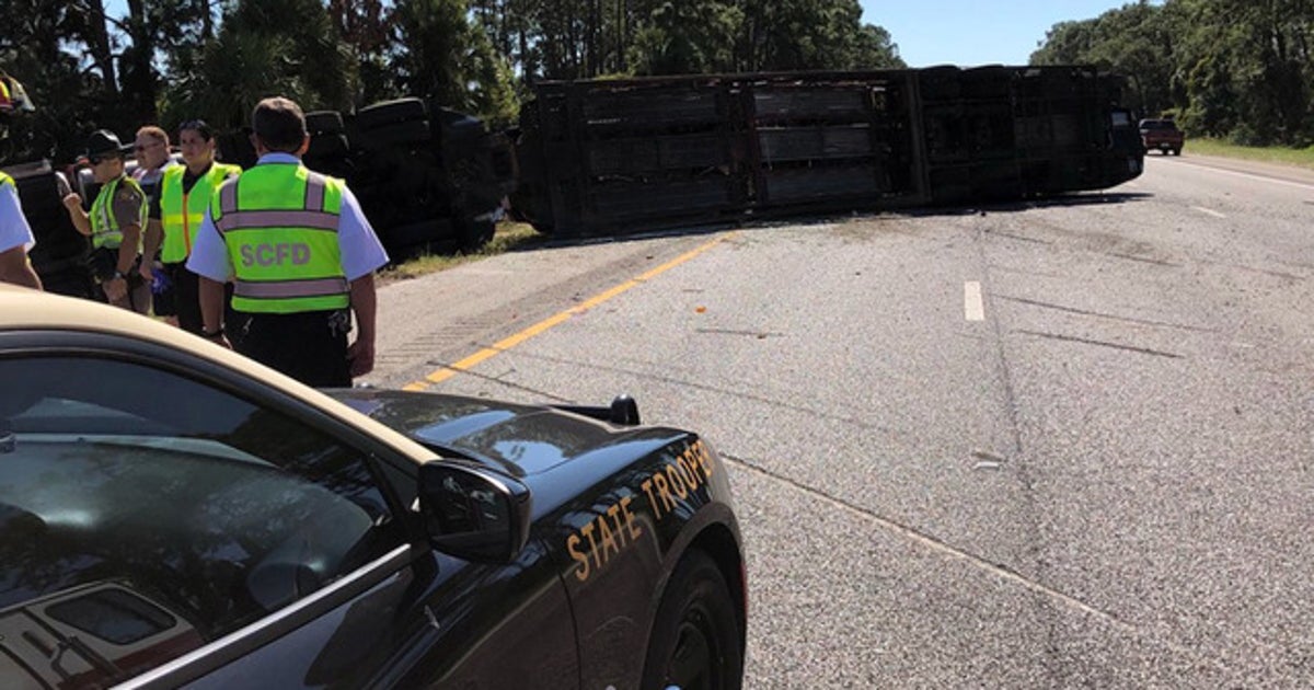 Crash closes I-75 lanes south of Sarasota | FOX 13 Tampa Bay