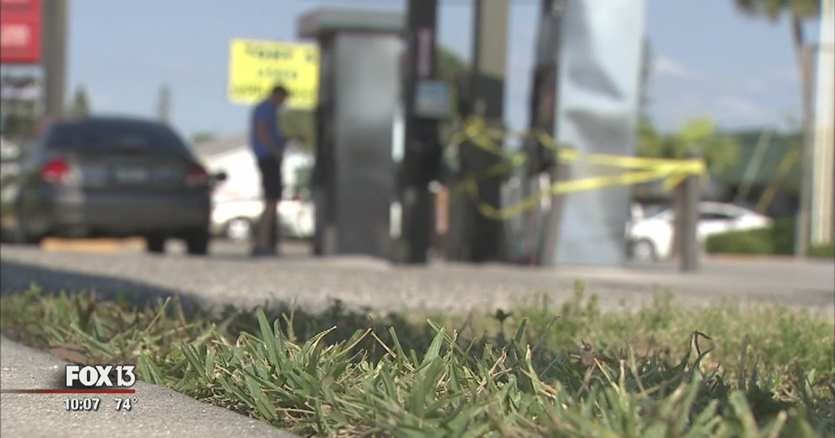 Father crashes car, leaves injured children behind | FOX 13 Tampa Bay
