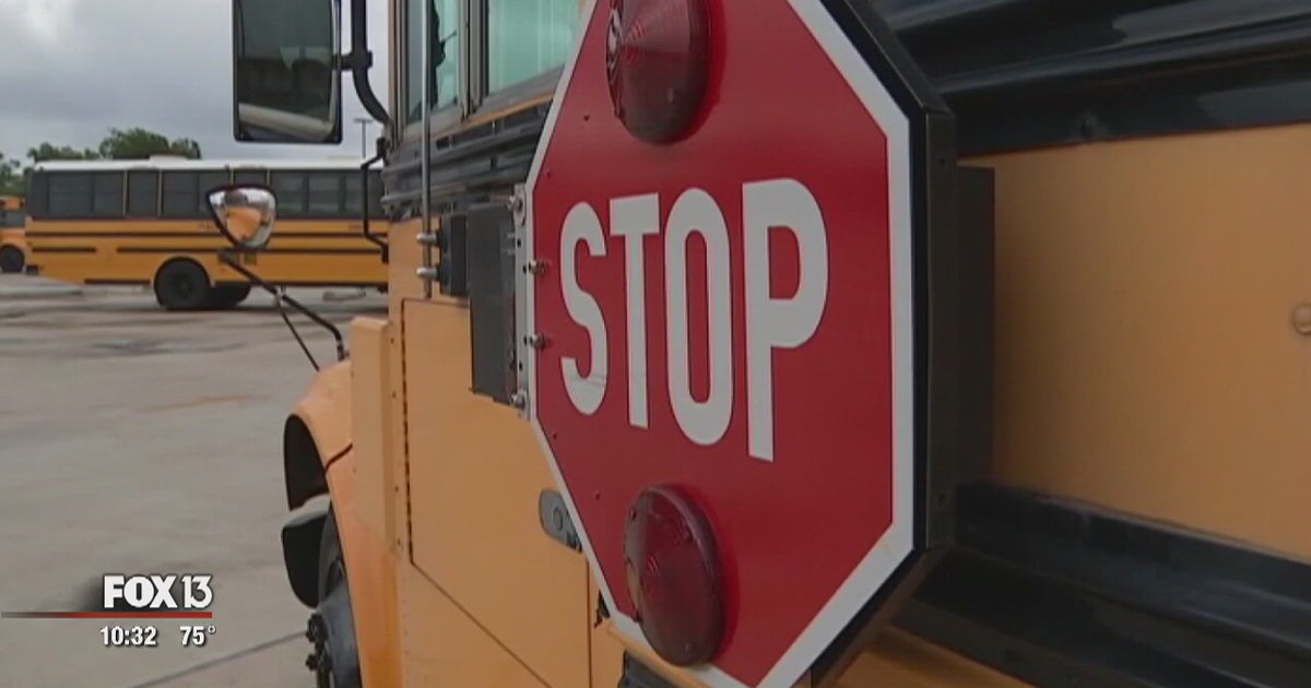 Study: More than 10,000 drivers in Florida passed a stopped school bus ...