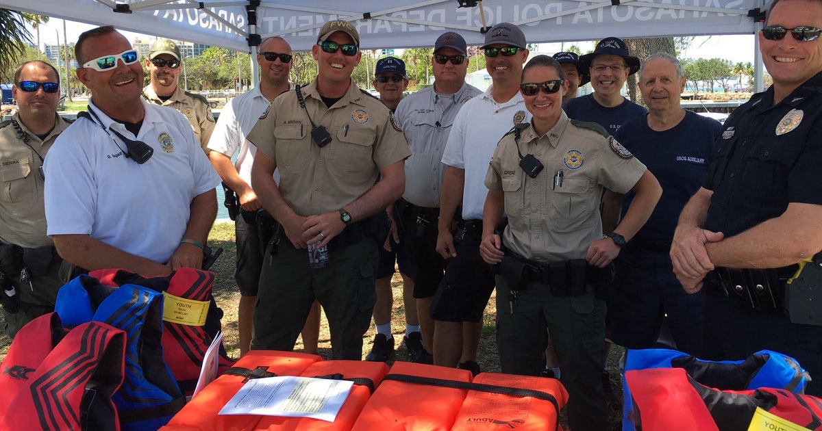 Sarasota PD, other agencies promote boating safety | FOX 13 Tampa Bay