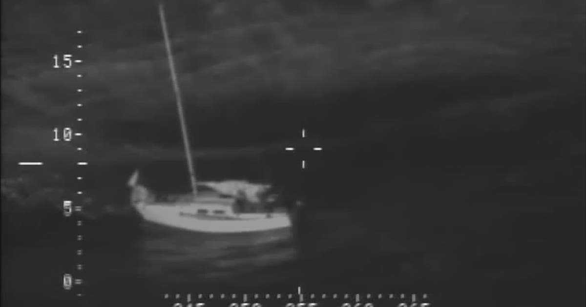 Boater rescued from rough seas off Clearwater | FOX 13 Tampa Bay