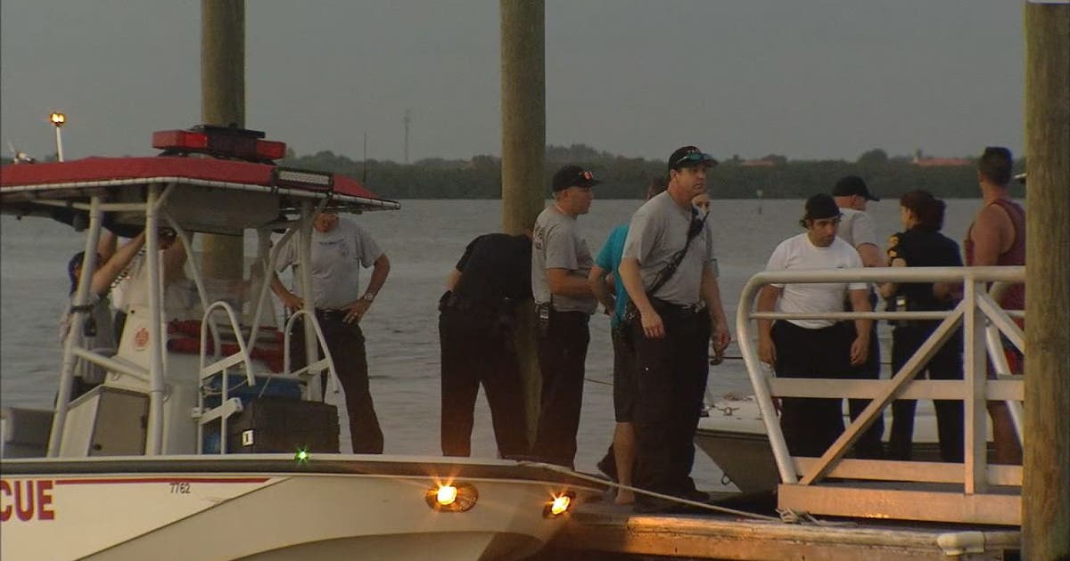 Tampa officer rescues men after boat capsizes | FOX 13 Tampa Bay