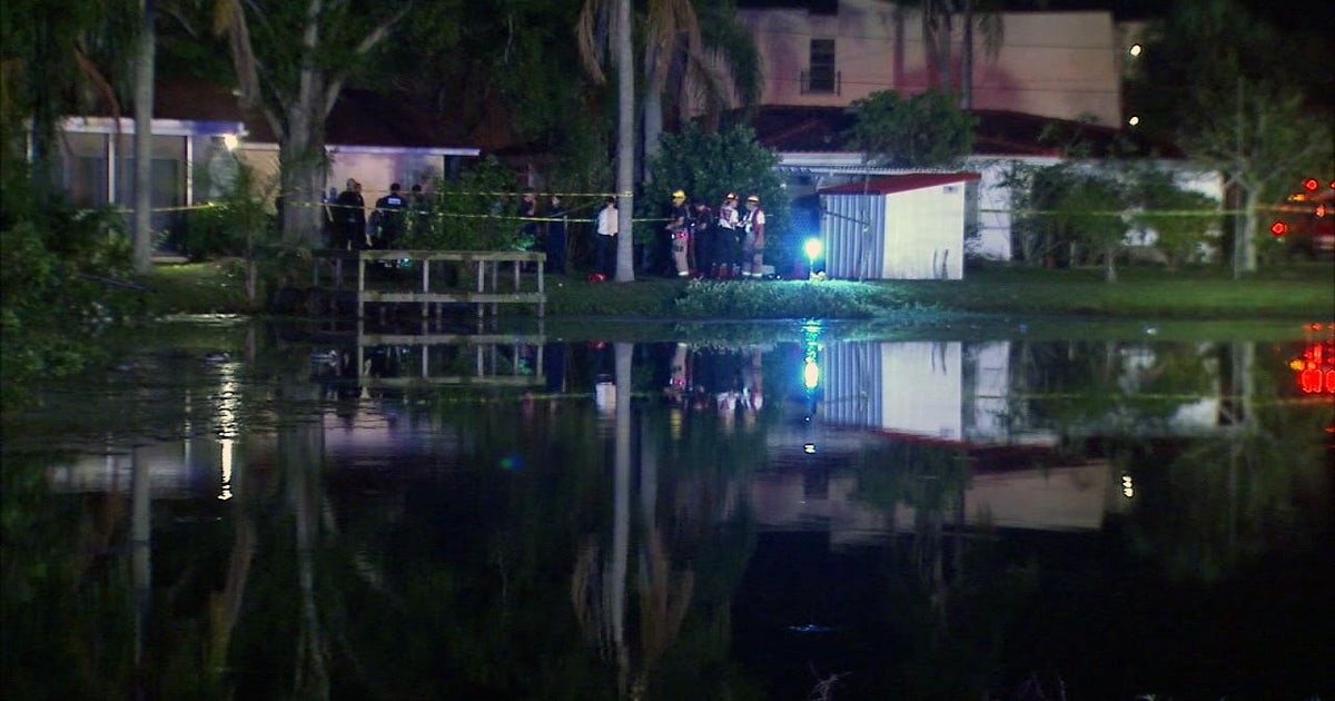 Women rescued from car driven into Largo lake | FOX 13 Tampa Bay
