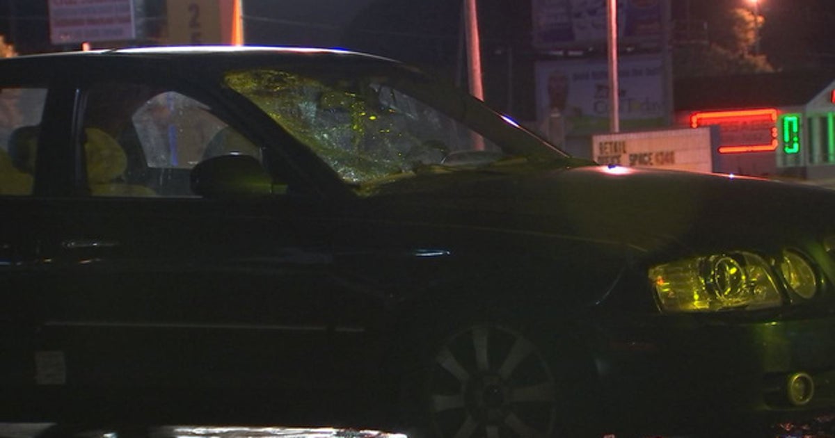 Tampa pedestrian killed after stepping into traffic | FOX 13 Tampa Bay