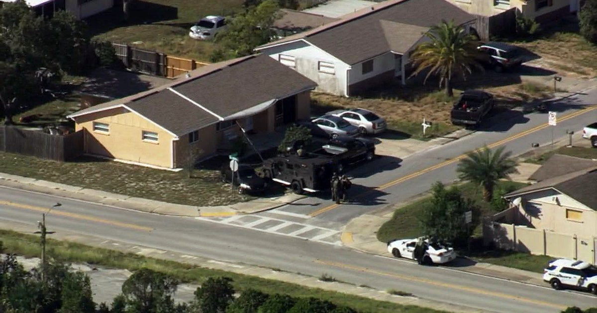 Suspect dead after Port Richey standoff | FOX 13 Tampa Bay
