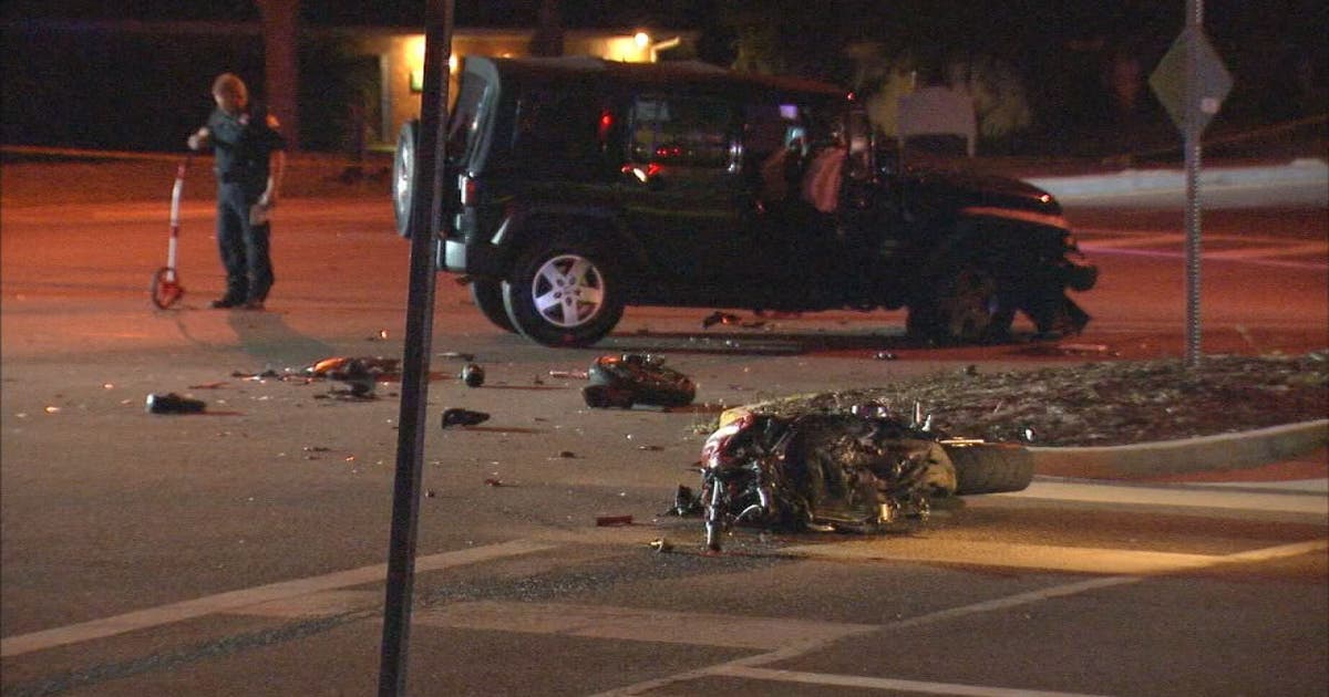 Motorcycle crash kills 19-year-old in St. Pete | FOX 13 Tampa Bay