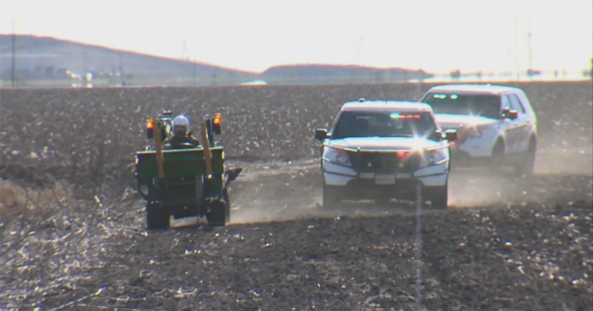 Man leads Texas authorities on slow-speed tractor chase | FOX 13 Tampa Bay