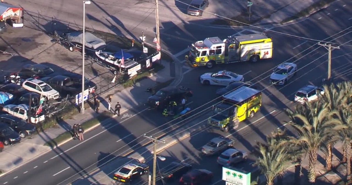 Good Samaritans help lift truck that ran over bicyclist in Tampa | FOX ...