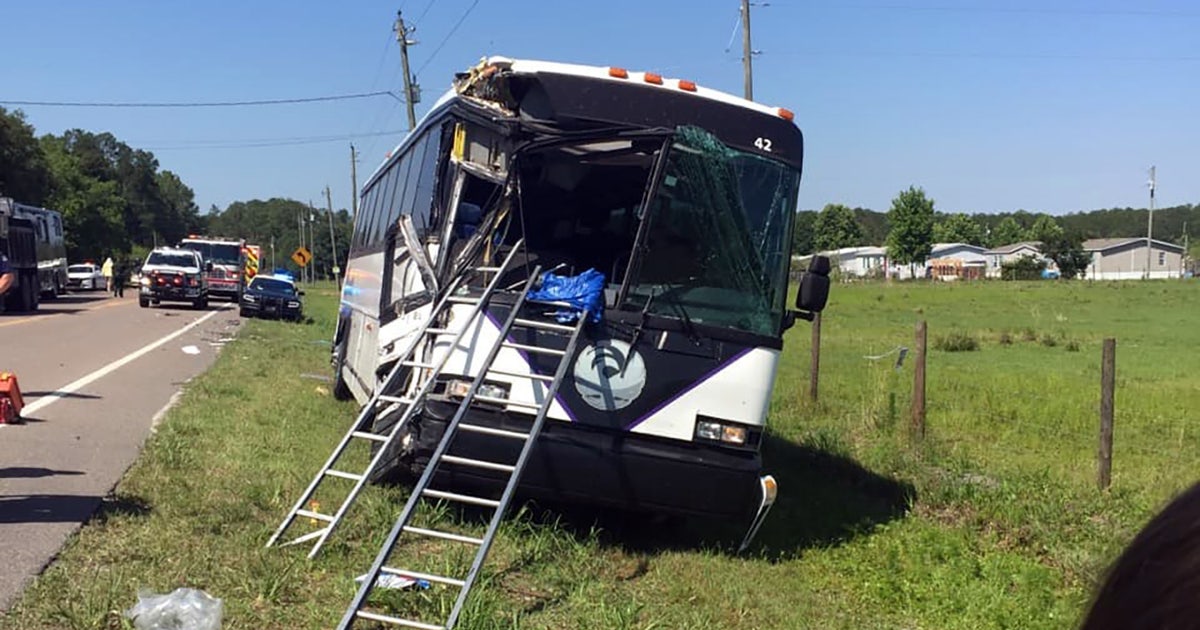 Pasco students hospitalized after Polk bus crash | FOX 13 Tampa Bay
