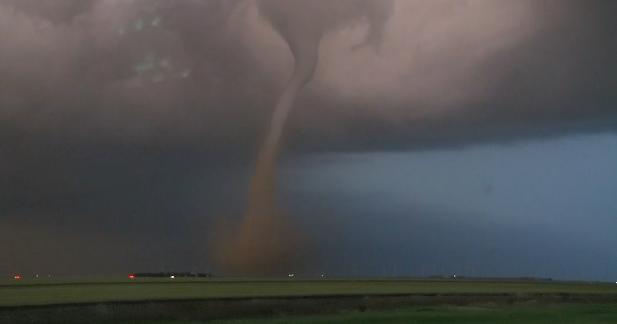Storm chasers track tornadoes as they touch down in Kansas | FOX 13 ...