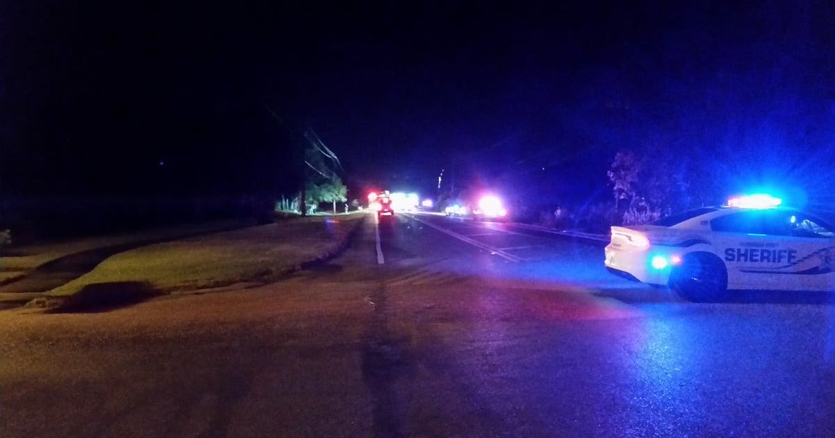 Car crashes into home, killing one | FOX 13 Tampa Bay