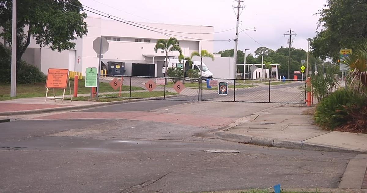 Street through Sarasota High causing security concern | FOX 13 Tampa Bay