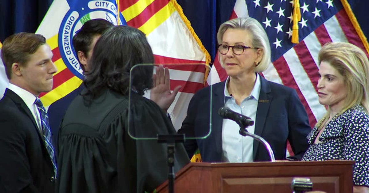 Stressing diversity, Castor takes over as Tampa mayor | FOX 13 Tampa Bay