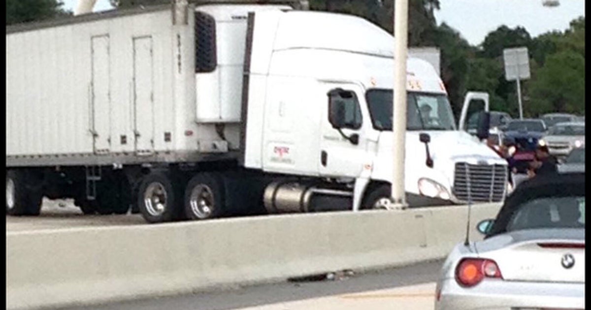 Truck crash blocks I-275 SB lanes | FOX 13 Tampa Bay