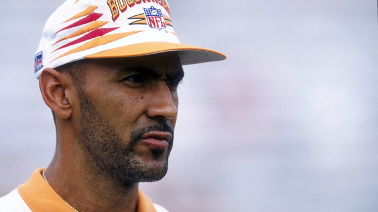 Buccaneers adding Dungy to Ring of Honor