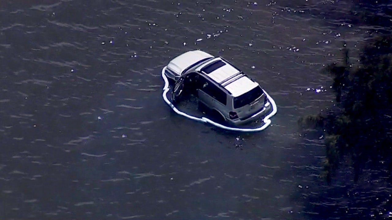SUV drives into water off Gulfport FOX 13 Tampa Bay