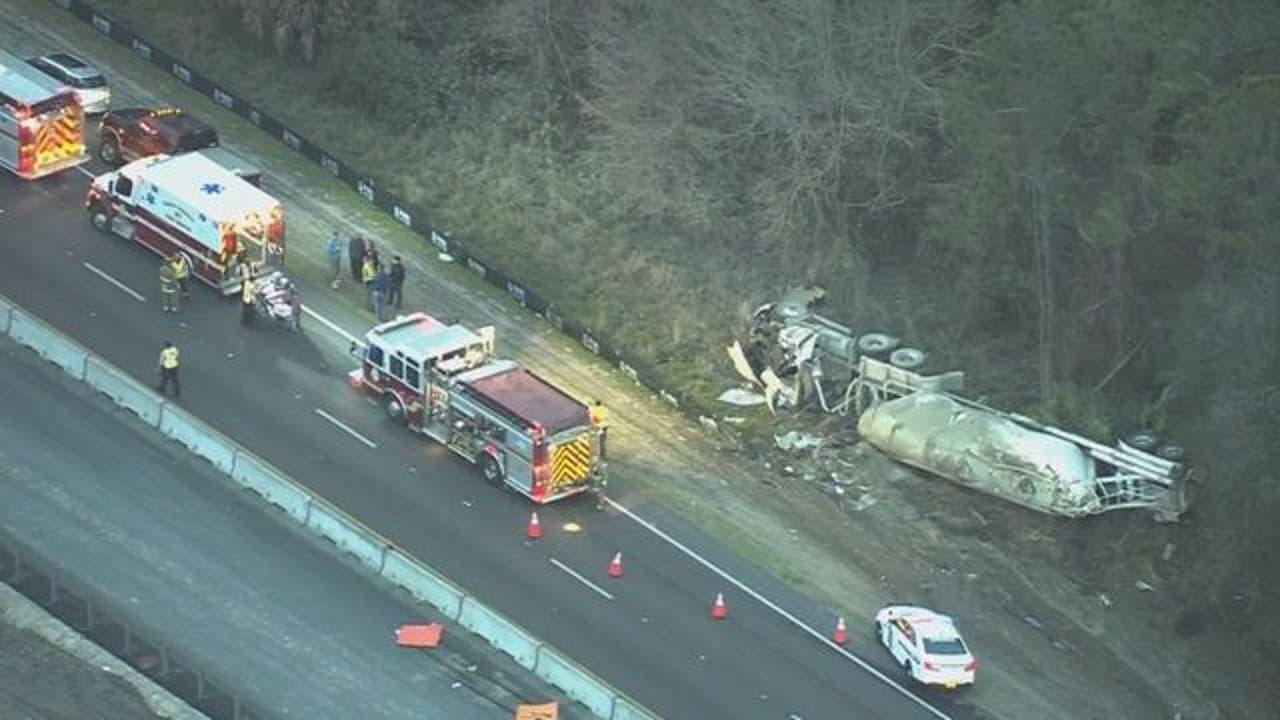 Semi crash causes delays on SB I75