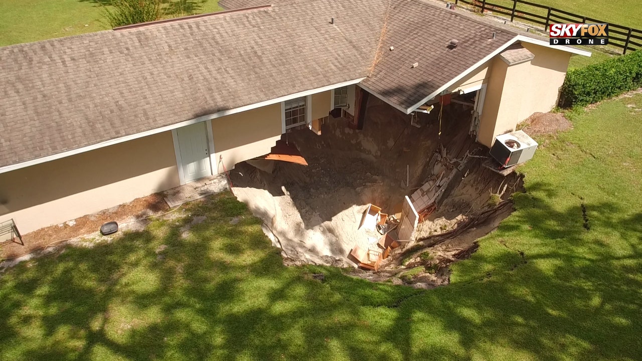 2nd Sinkhole Opens Up In Florida Neighborhood | FOX 13 Tampa Bay