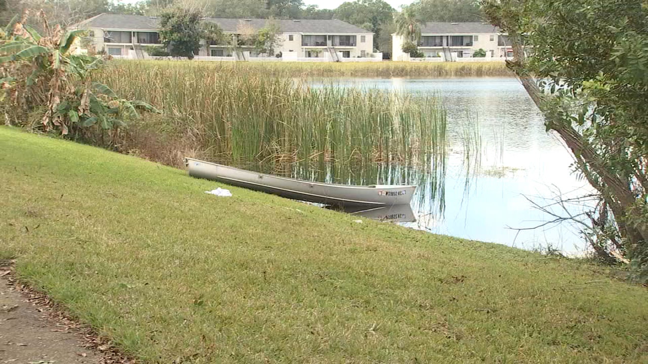 Man dies during Christmas Day boating accident on Lake