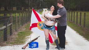 Mom-to-be embraces all things Florida in photo shoot