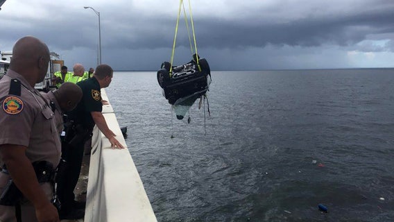 Vehicle flipped into Tampa Bay after crash on Howard Frankland Bridge