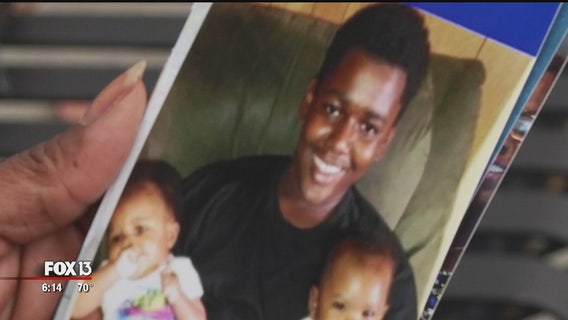 Mourning mother's simple gesture moves stranger to tears