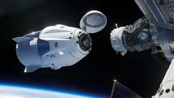 SpaceX capsule suffers 'anomaly,' smoke seen for miles