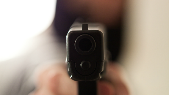 Cameras capture off-duty officer killing gunman outside South Florida Publix