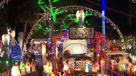 Public welcome at St. Petersburg home turned Christmas wonderland