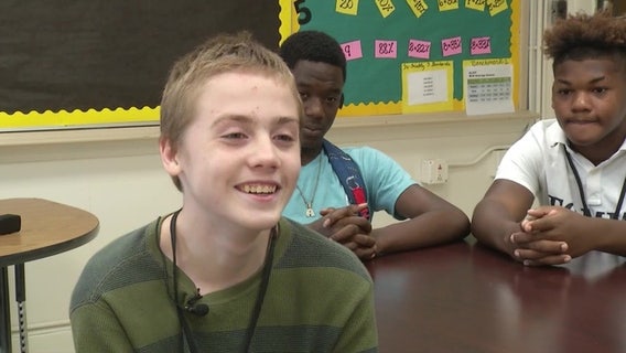 Classmates give their own clothing and shoes to student bullied for wearing same clothes