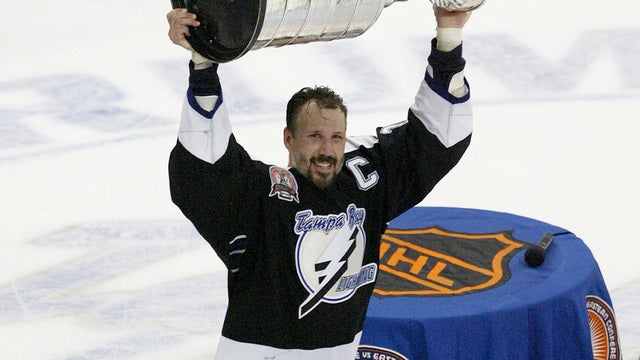 Lightning's Andreychuk headed for Hockey Hall of Fame