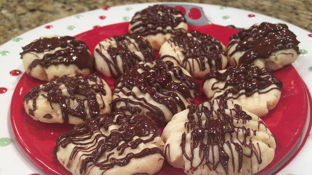 COOKIE RECIPE: 4 Ingredient Amazing Shortbread Cookies