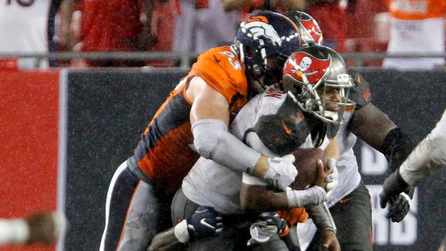 Broncos lose Siemian, beat Bucs 27-7 to improve to 4-0