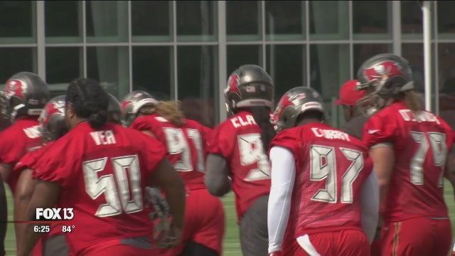 Fans get first taste of Bucs during open practice