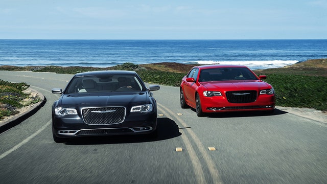 Chrysler recalls 75,000 cars for loose bolts